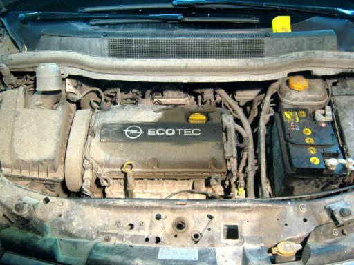Opel Zafira B (Z18XER, Simtec 75.5) - Внешний вид подкапотного пространства и двигателя