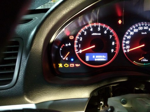 Subaru Legacy B4 3.0L - На панели приборов горит индикатор неисправности в системе VDC